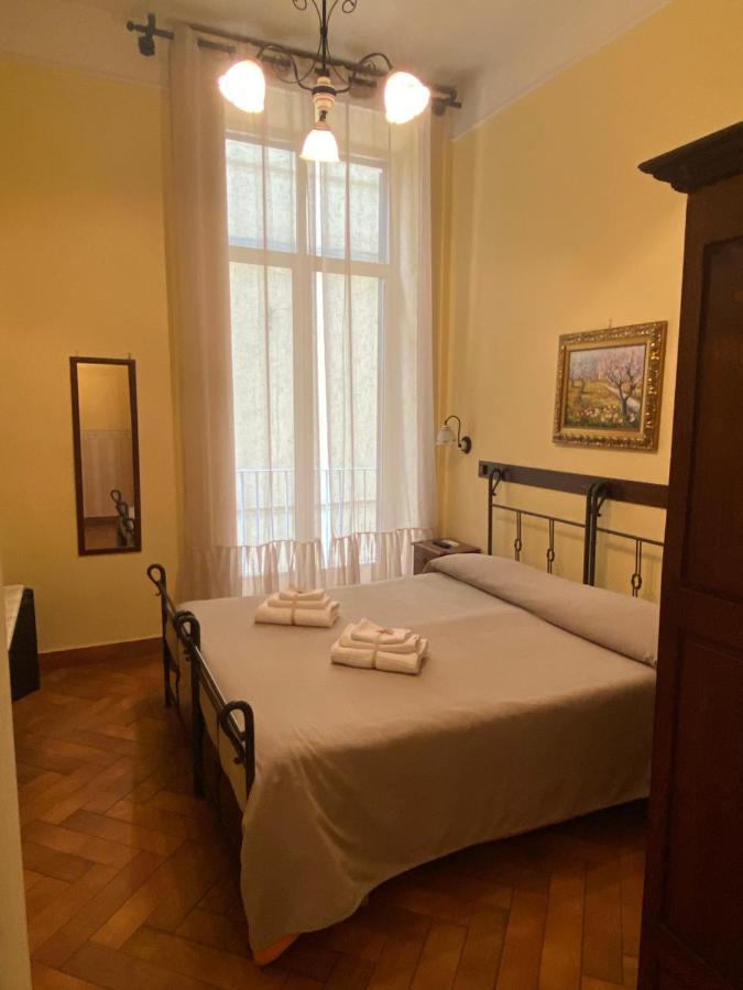 B&B Conte Cavour เนเปิลส์ ภายนอก รูปภาพ