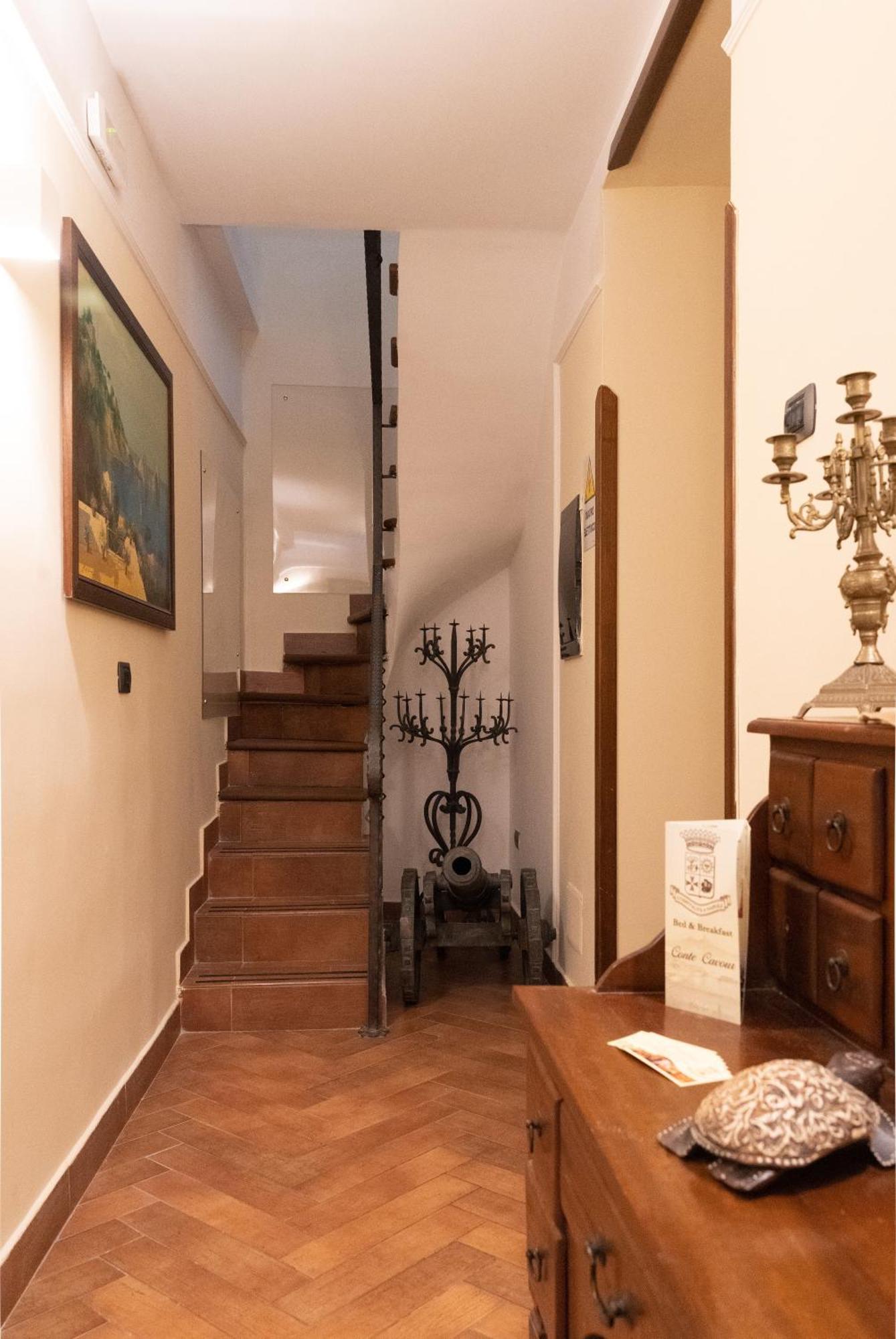 B&B Conte Cavour เนเปิลส์ ภายนอก รูปภาพ