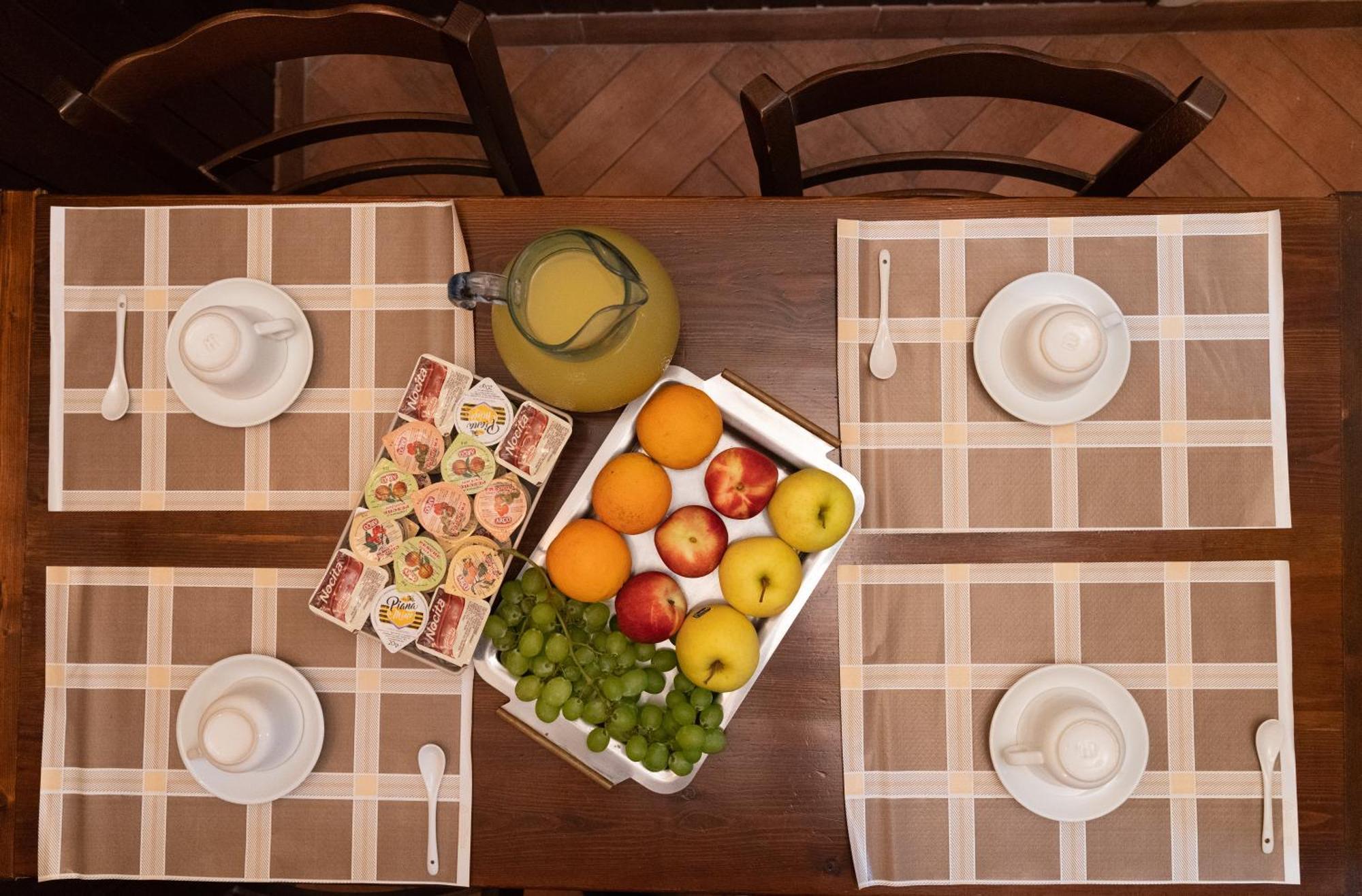 B&B Conte Cavour เนเปิลส์ ภายนอก รูปภาพ