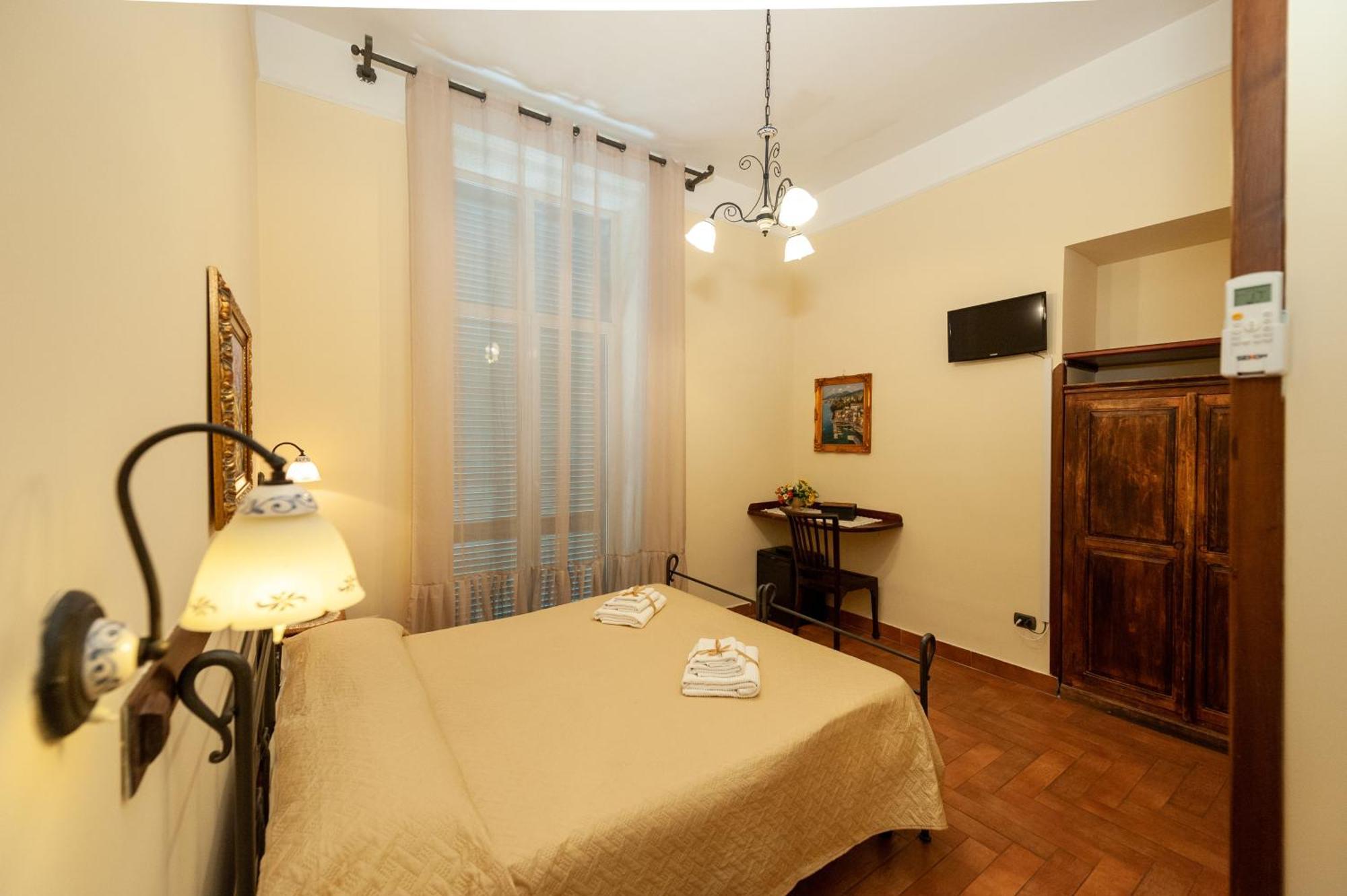 B&B Conte Cavour เนเปิลส์ ภายนอก รูปภาพ