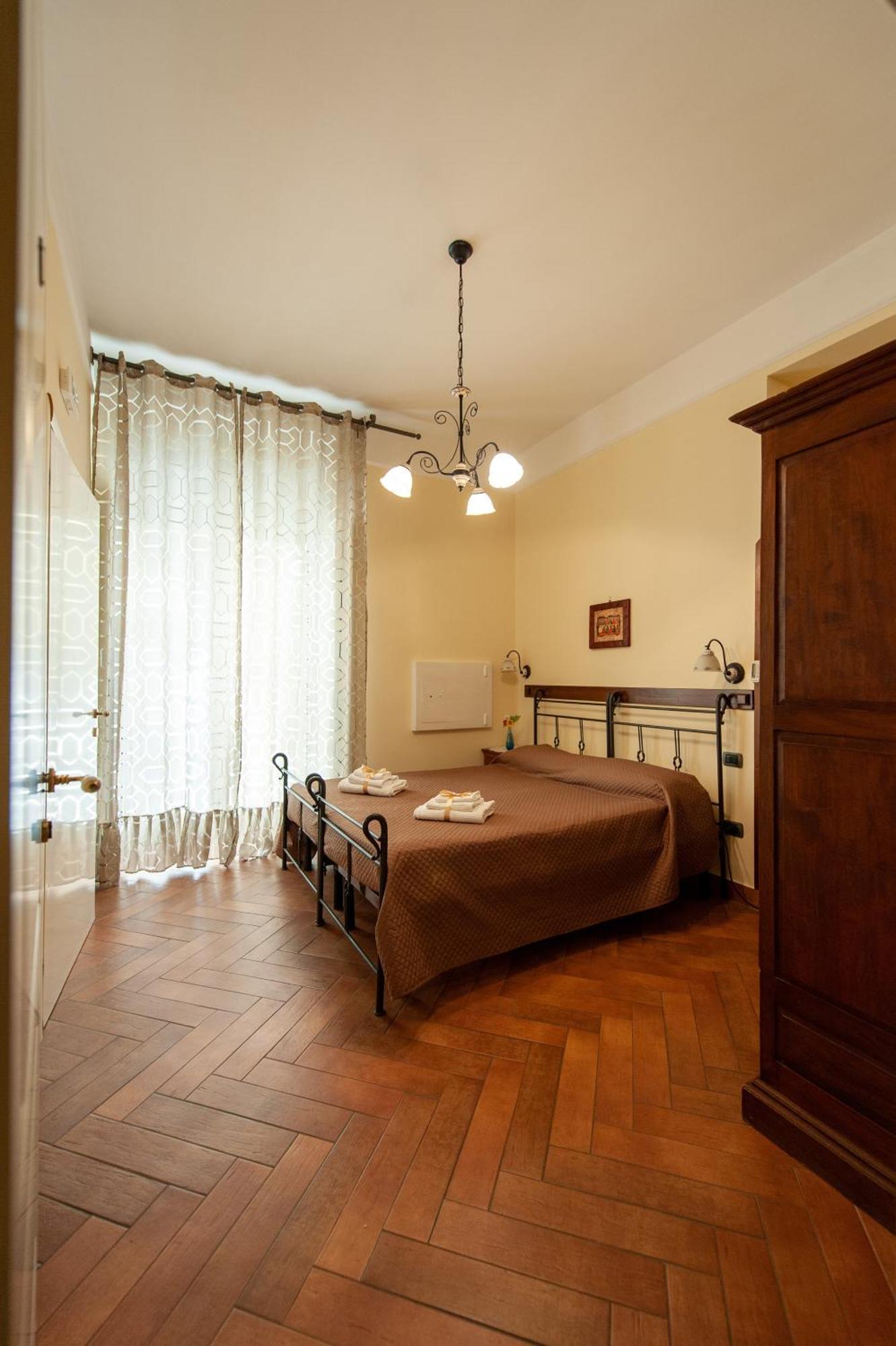 B&B Conte Cavour เนเปิลส์ ภายนอก รูปภาพ