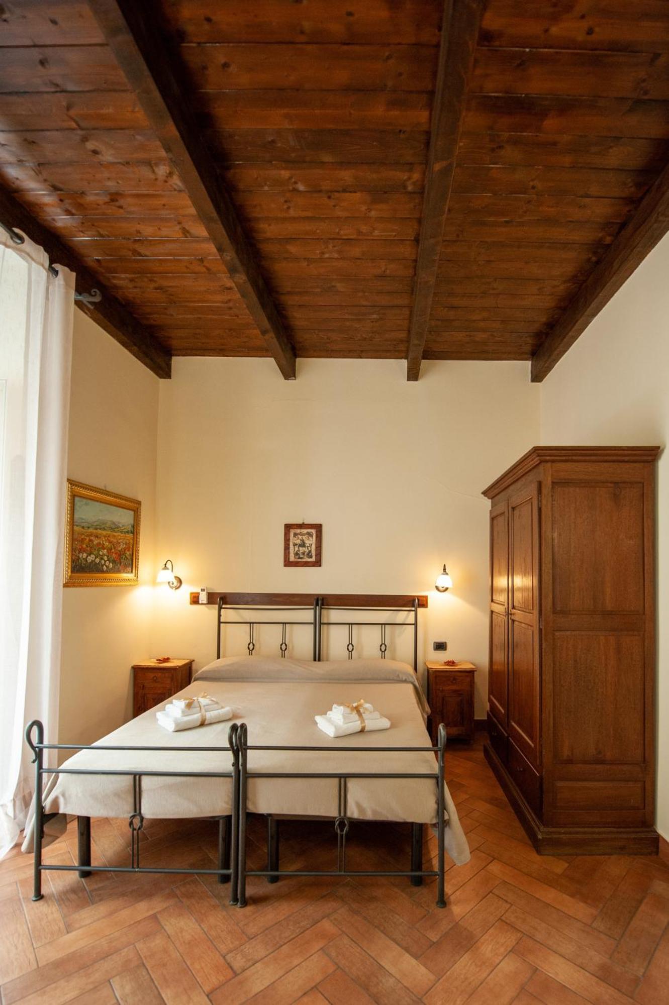 B&B Conte Cavour เนเปิลส์ ภายนอก รูปภาพ