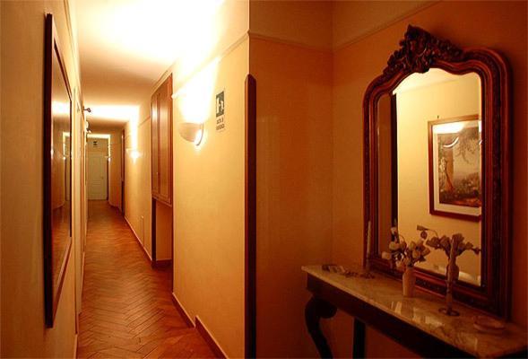 B&B Conte Cavour เนเปิลส์ ภายนอก รูปภาพ