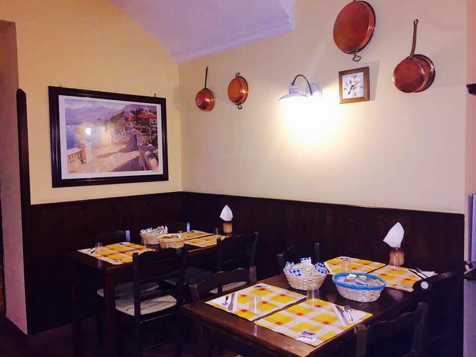 B&B Conte Cavour เนเปิลส์ ภายนอก รูปภาพ