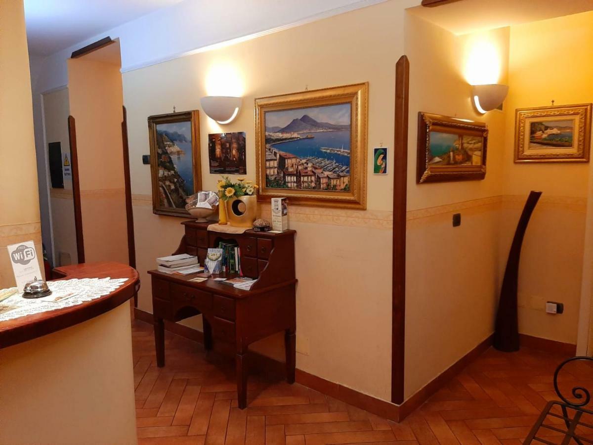 B&B Conte Cavour เนเปิลส์ ภายนอก รูปภาพ